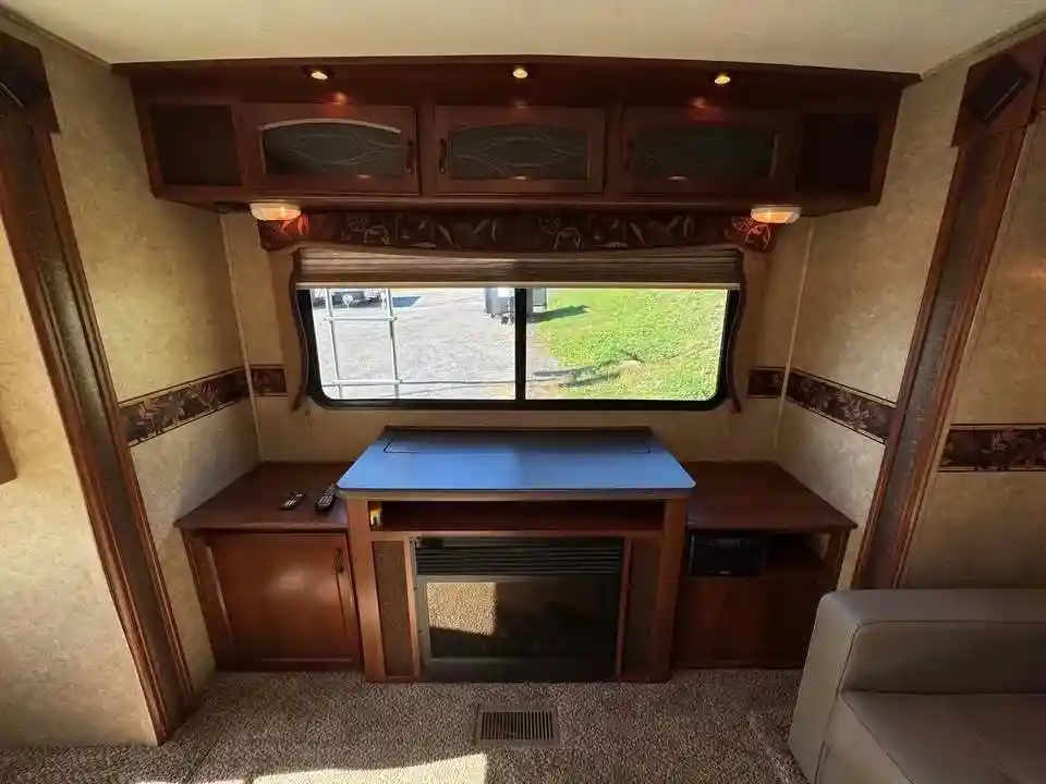 
								2014 Prime Time LACROSSE 327 RES full									