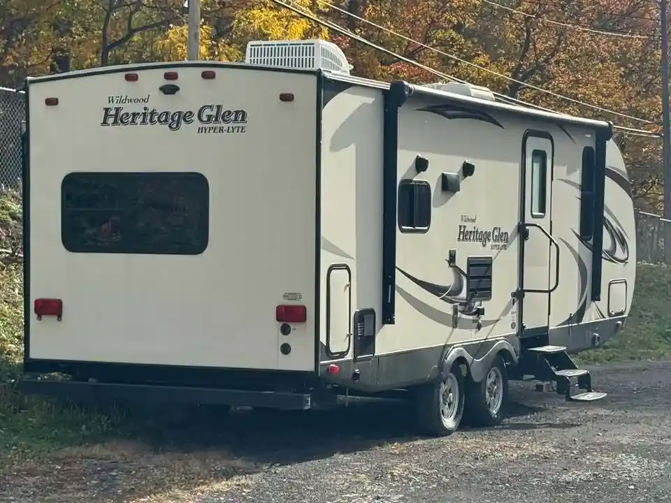 
								2017 Forest River WILDWOOD HERITAGE GLEN 24RL full									