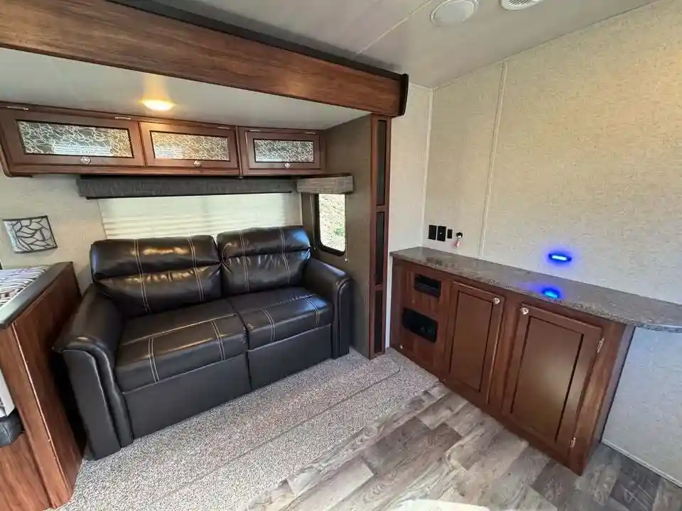 
								2017 Heartland MALLARD M302 full									