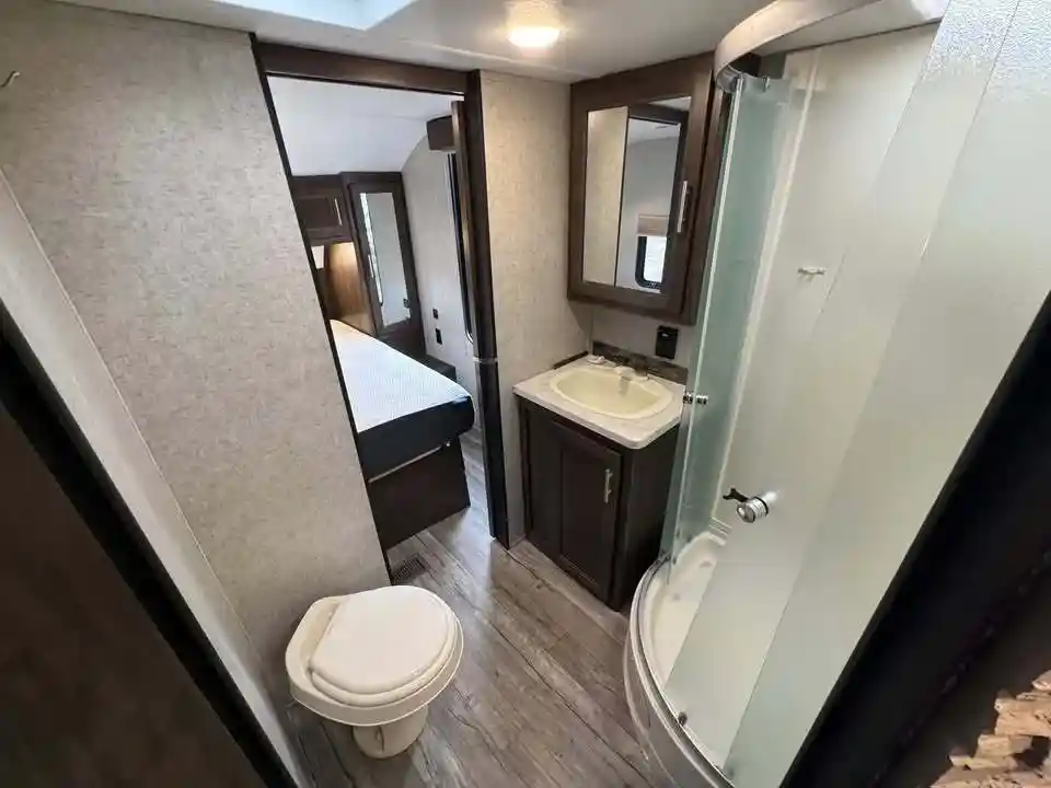 
								2018 Forest River CHEROKEE 304BH full									