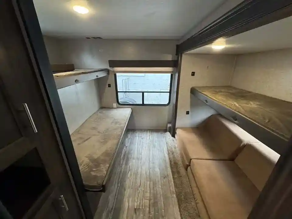 
								2018 Forest River CHEROKEE 304BH full									