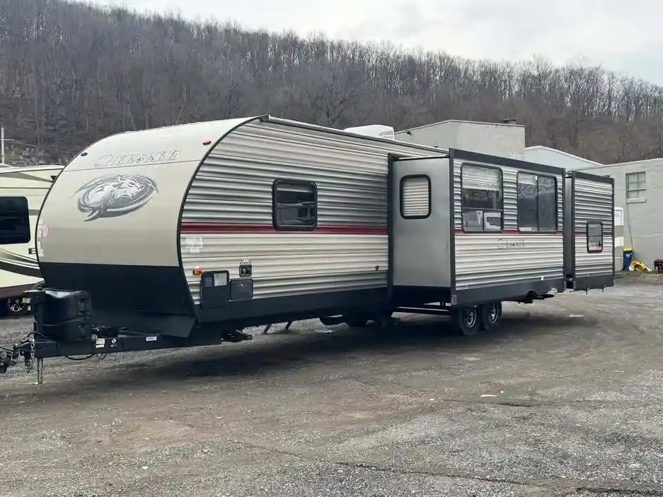 
								2018 Forest River CHEROKEE 304BH full									