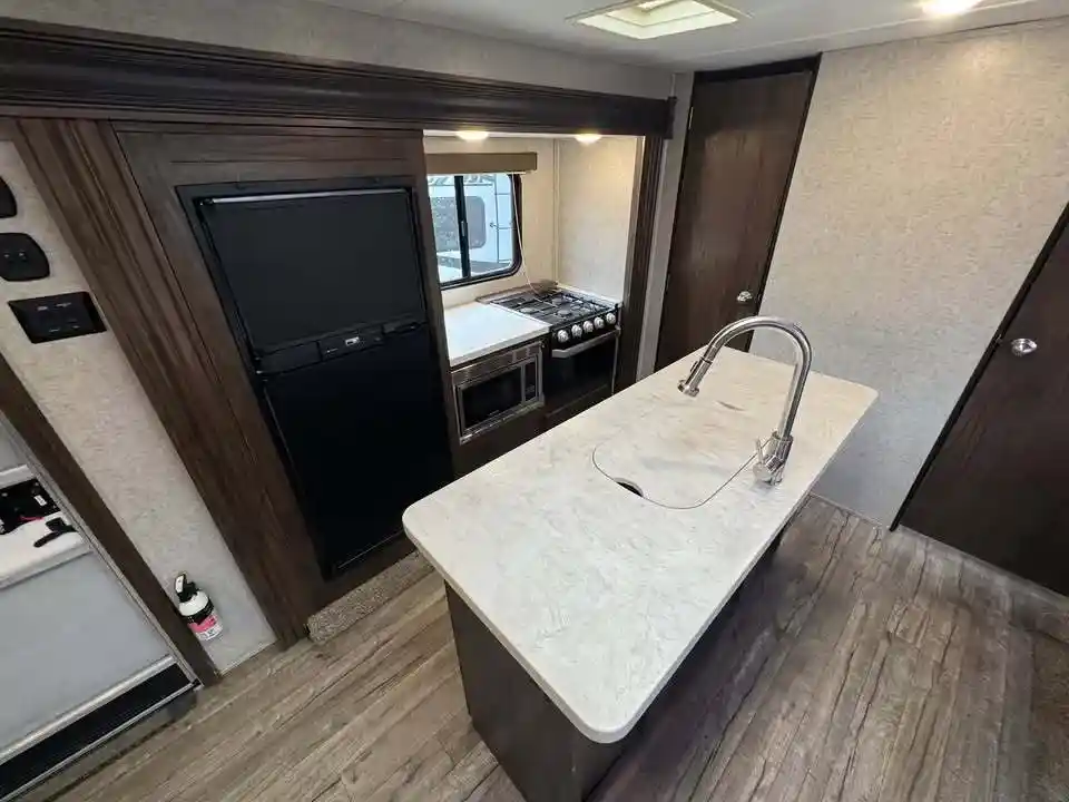 
								2018 Forest River CHEROKEE 304BH full									