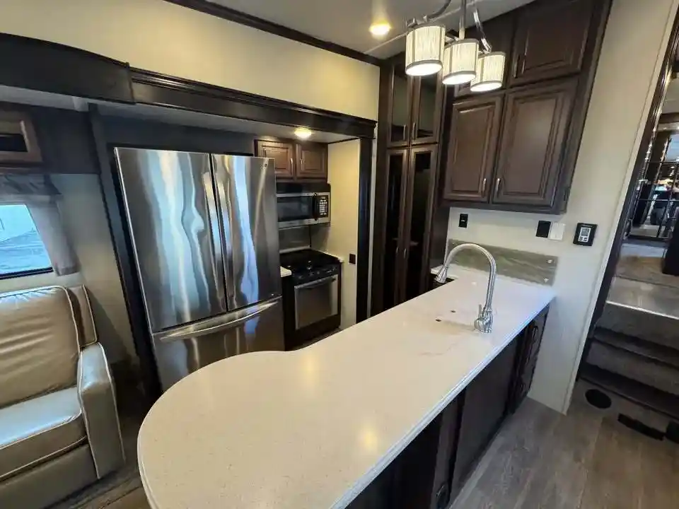 
								2018 Palomino COLUMBUS 298RLC full									