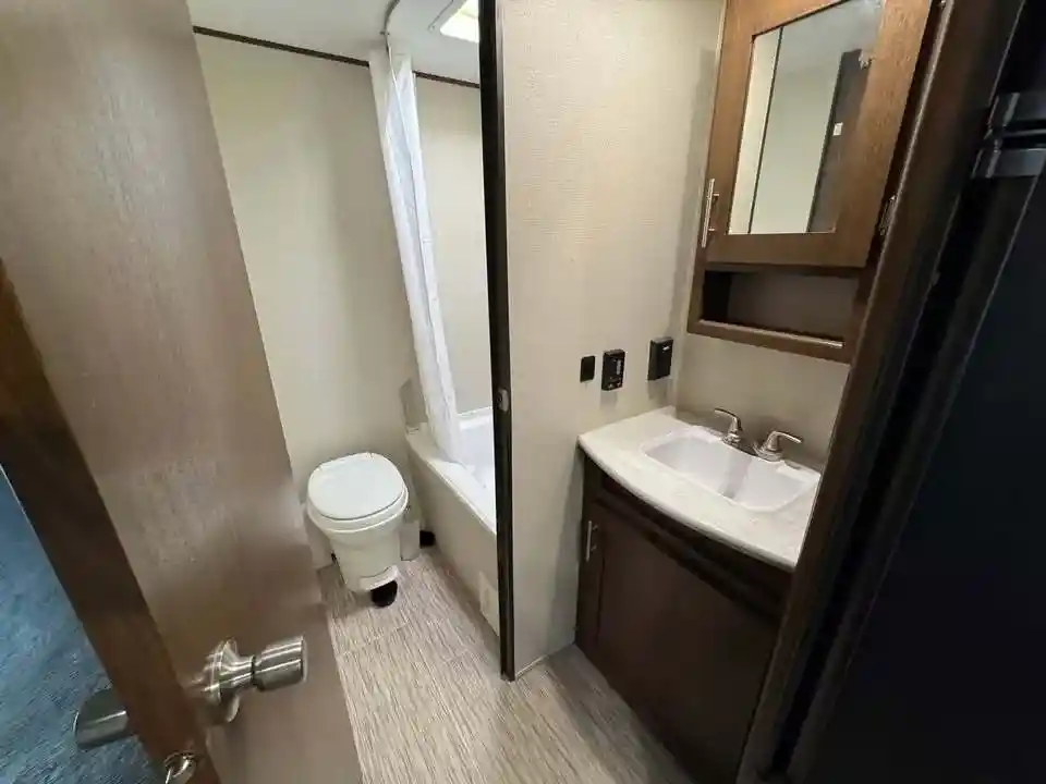 
								2019 Prime Time AVENGER 26BK full									