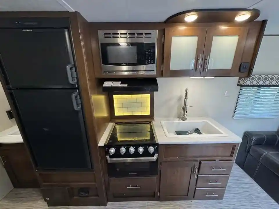 
								2019 Prime Time AVENGER 26BK full									
