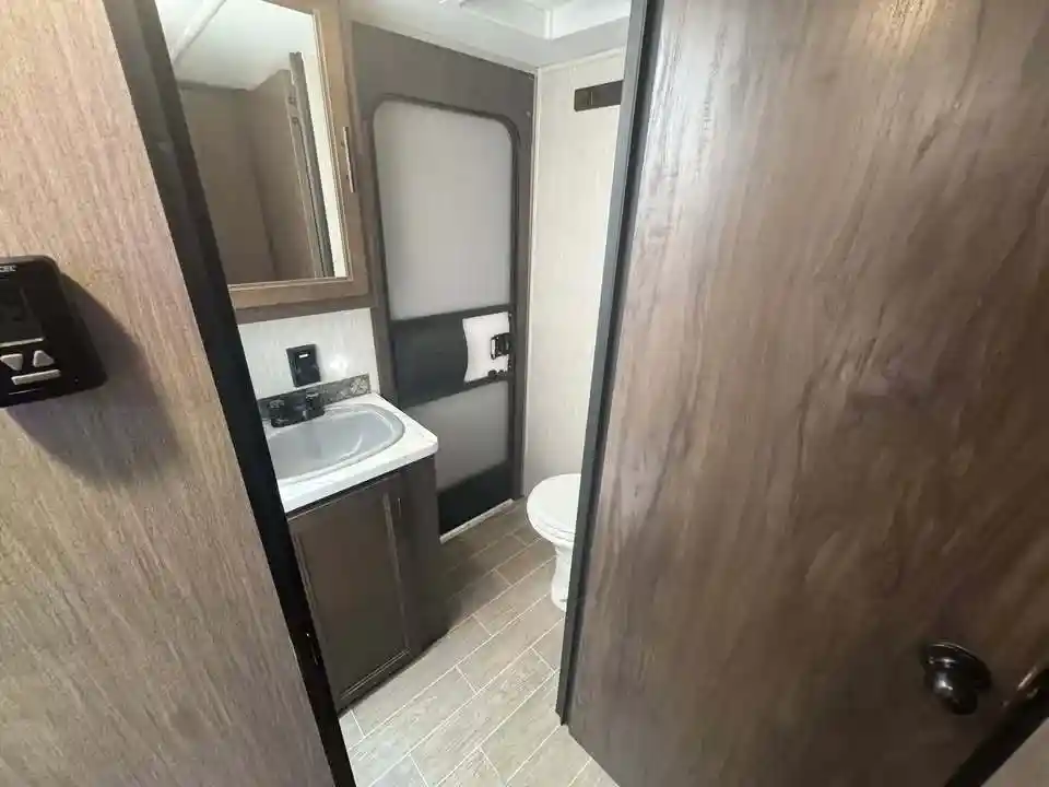 
								2021 Forest River CHEROKEE 294BH full									