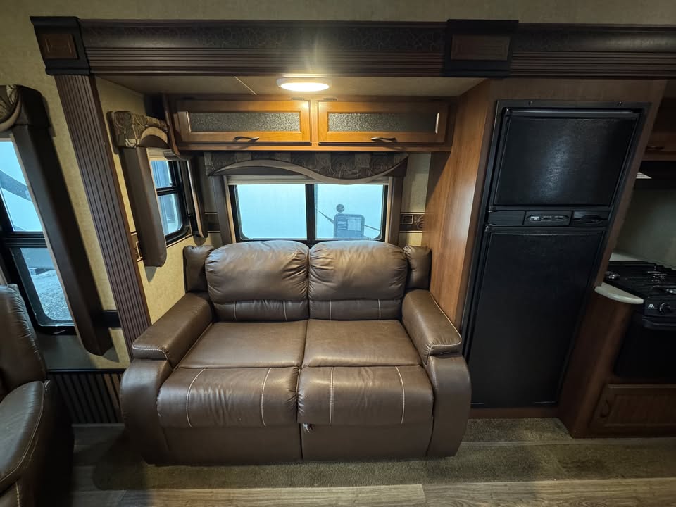 
								2015 Jayco EAGLE 27.5RLTS full									
