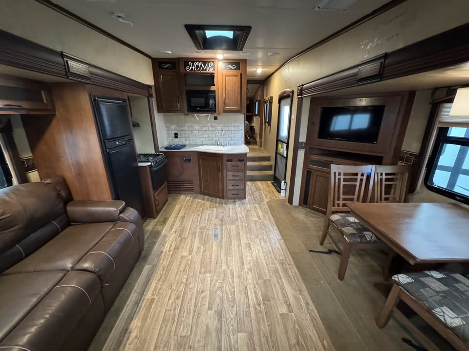 
								2015 Jayco EAGLE 27.5RLTS full									