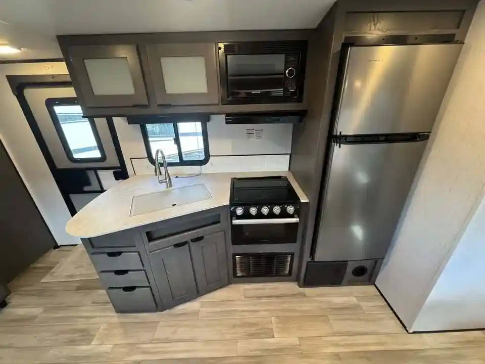 
								2022 Cruiser Rv Corp MPG 3100 BH full									