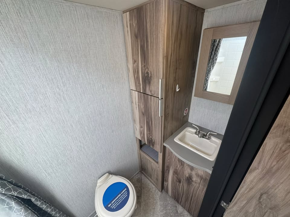 
								2021 PALOMINO REVOLVE EV-2 full									