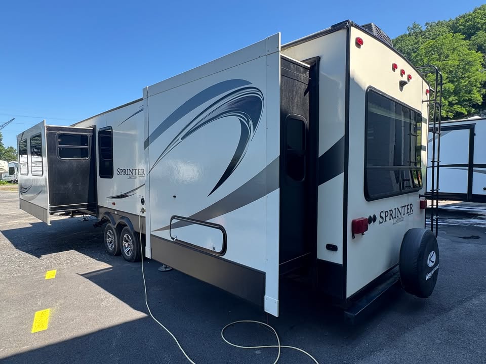 
								2018 KEYSTONE SPRINTER 333FKS full									