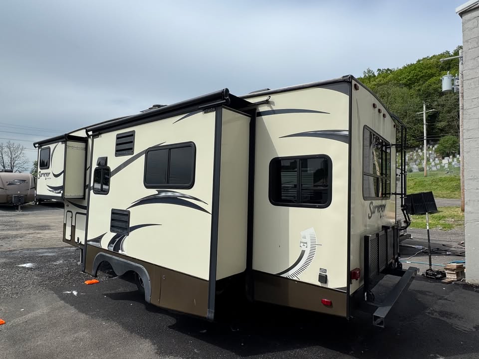 
								2015 Forest River Surveyor 293RLTS full									