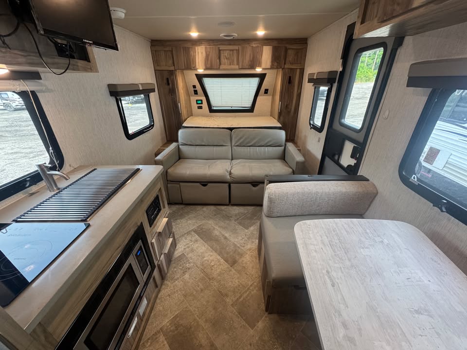 
								2021 PALOMINO REVOLVE EV-2 full									