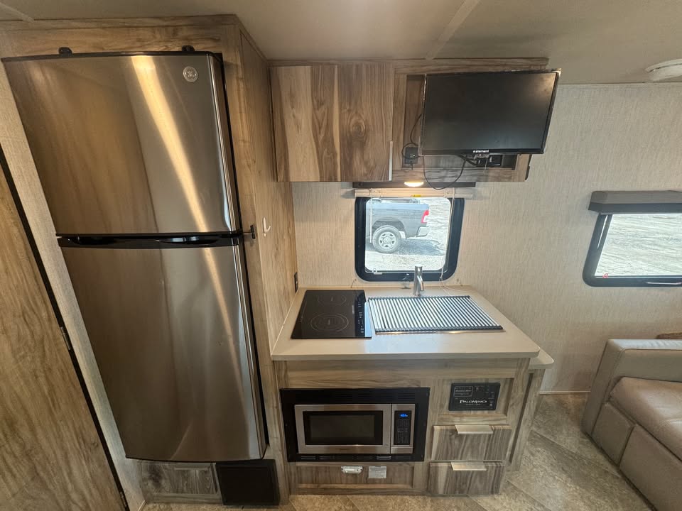 
								2021 PALOMINO REVOLVE EV-2 full									