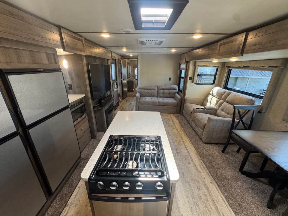
								2018 KEYSTONE SPRINTER 333FKS full									