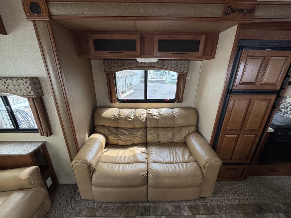 
								2015 Forest River Surveyor 293RLTS full									