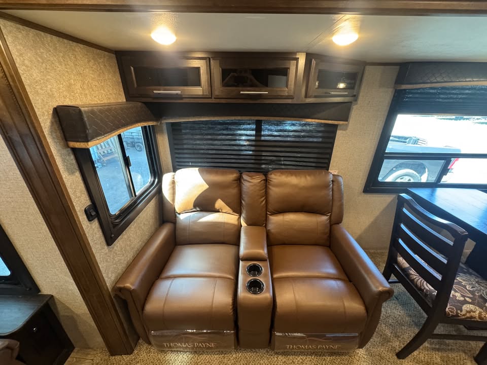 
								2019 Jayco Eagle 28RSX full									