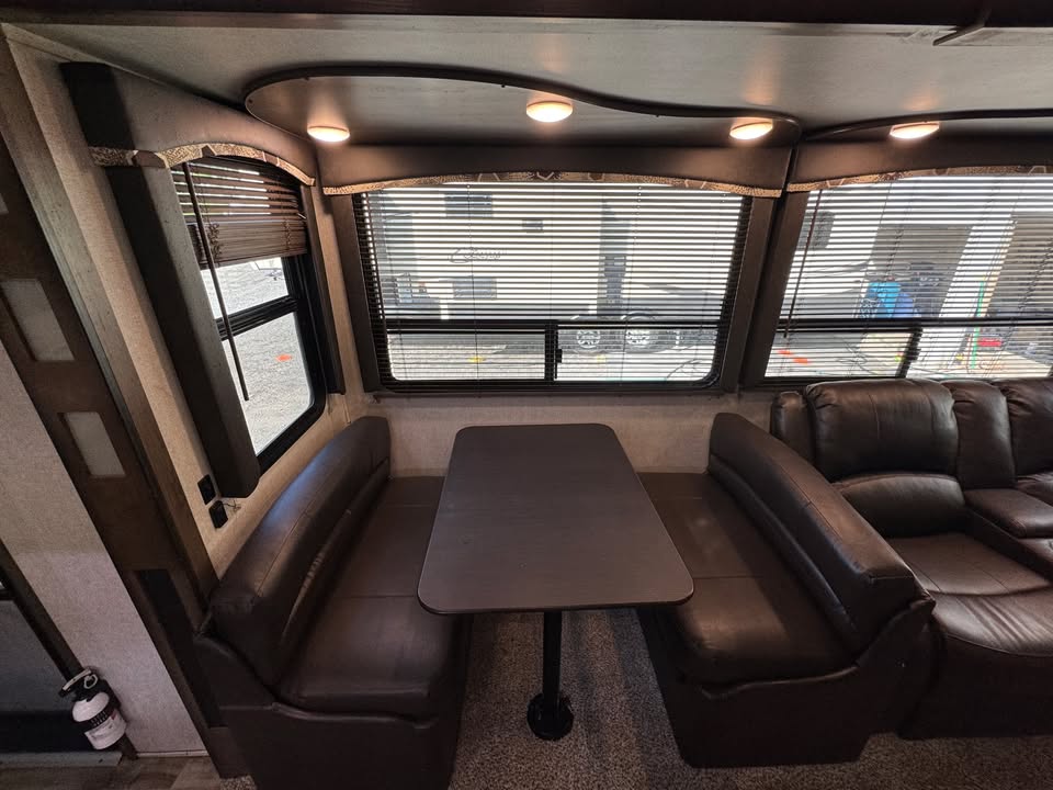 
								2019 Keystone Cougar 369BHS full									