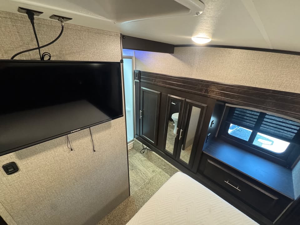 
								2019 Jayco Eagle 28RSX full									