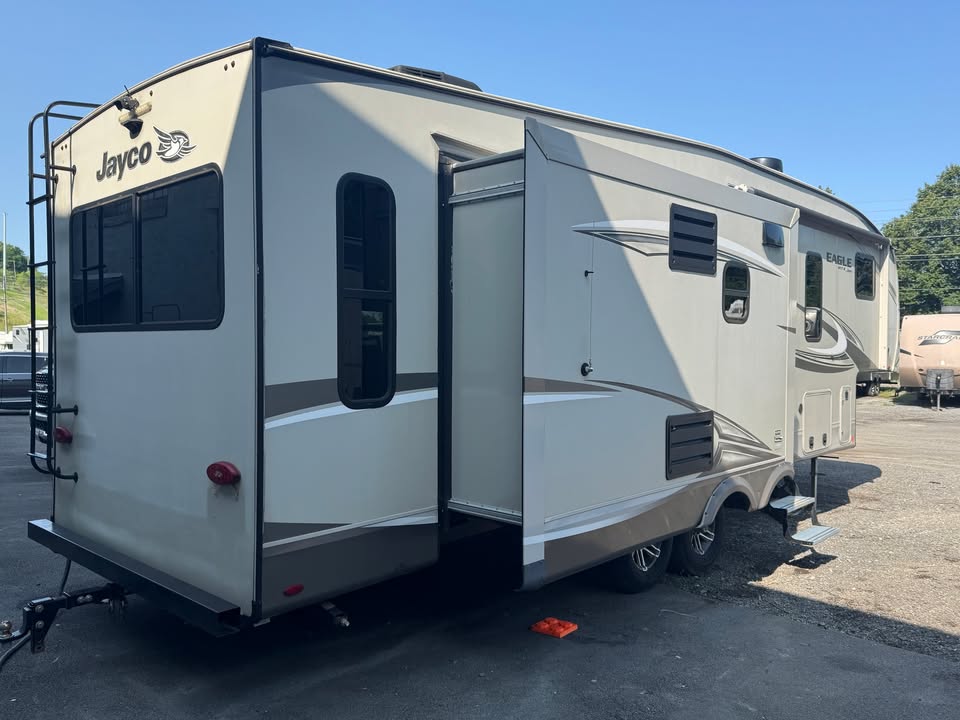 
								2019 Jayco Eagle 28RSX full									