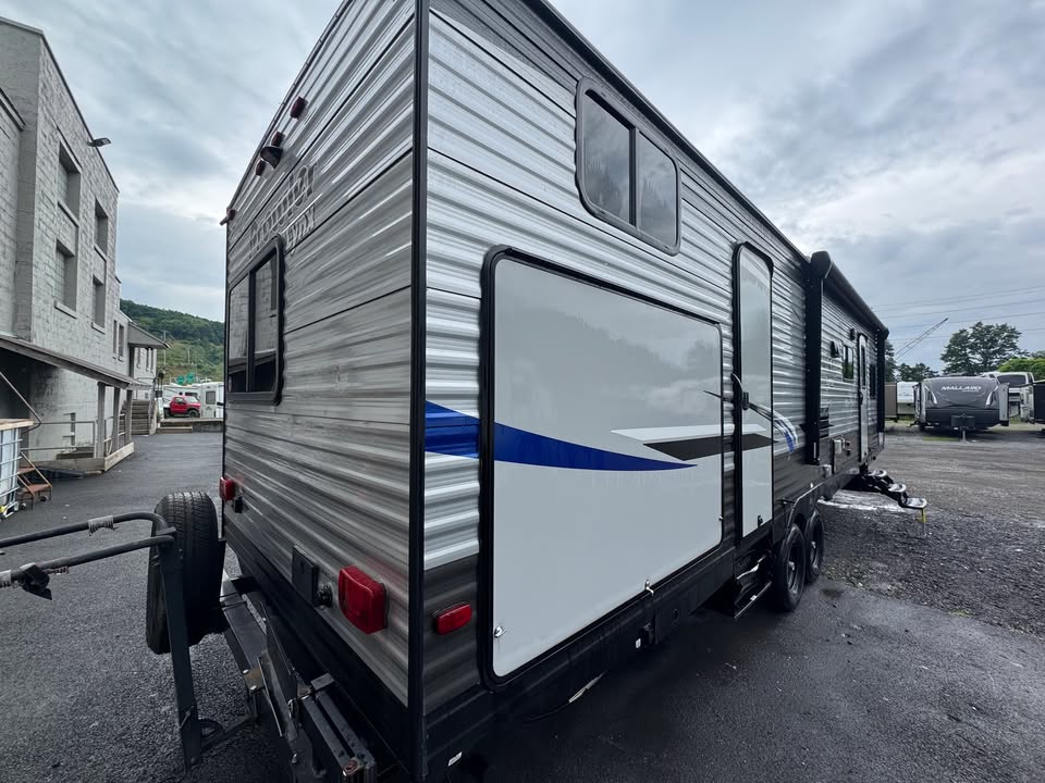 
								2019 Heartland Prowler 32LX full									