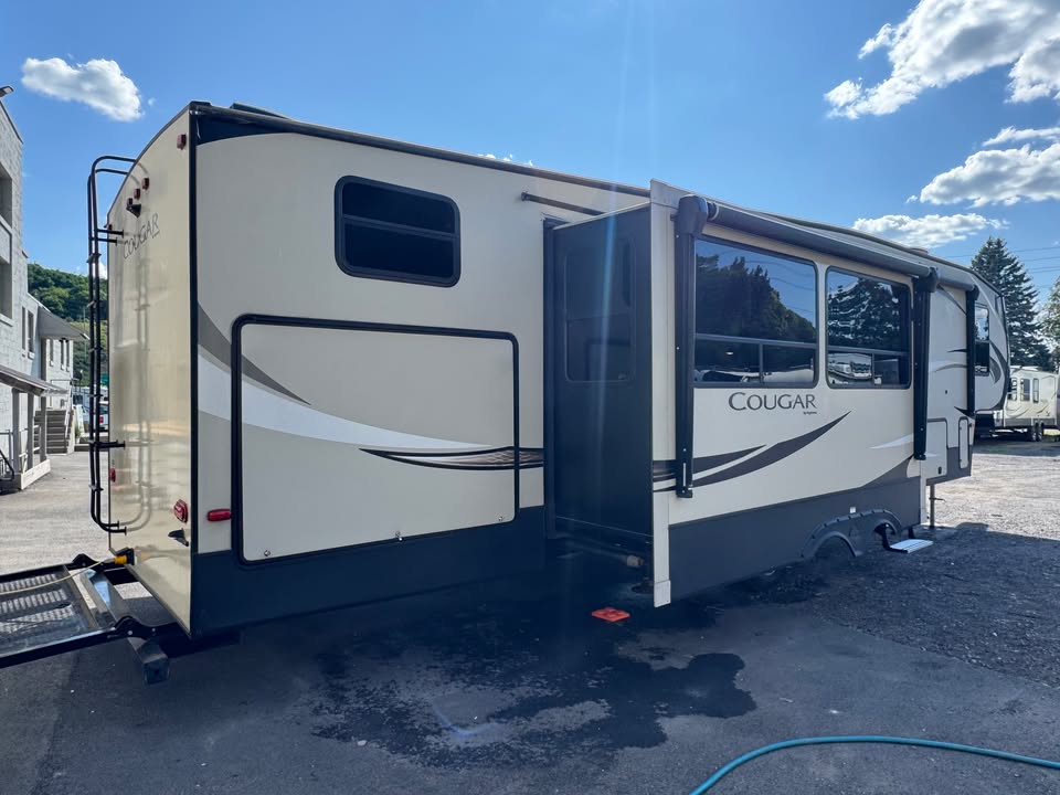 
								2019 Keystone Cougar 369BHS full									