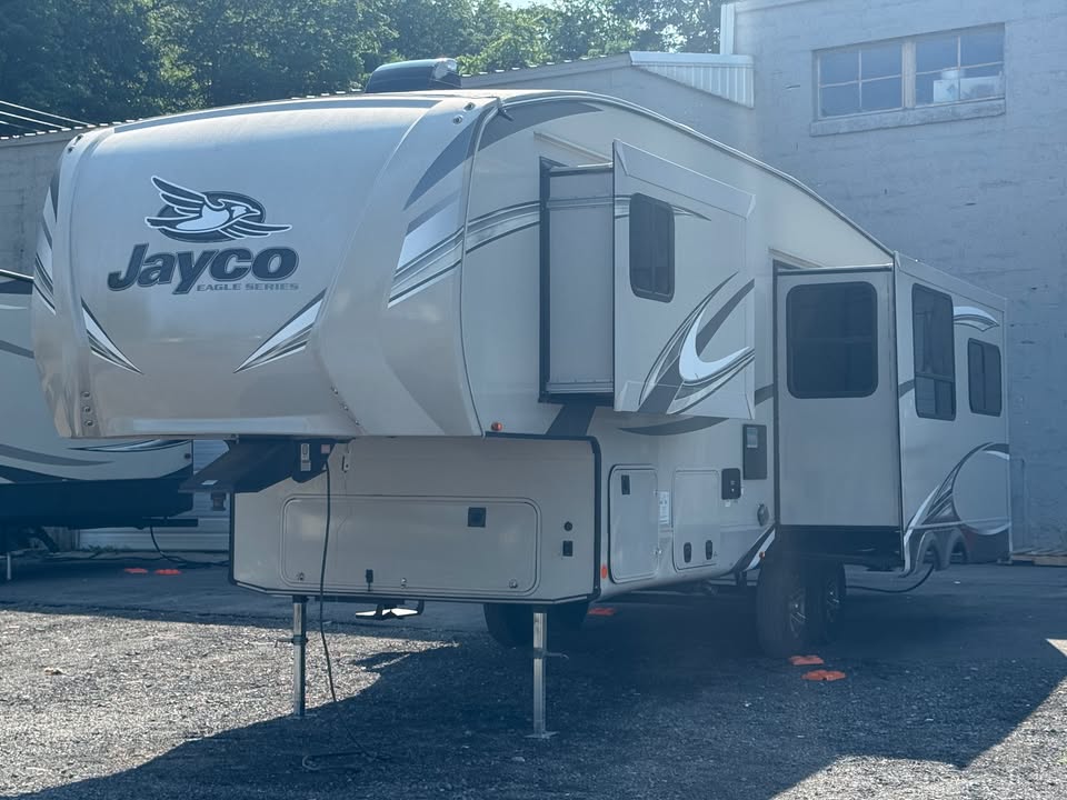 
								2019 Jayco Eagle 28RSX full									