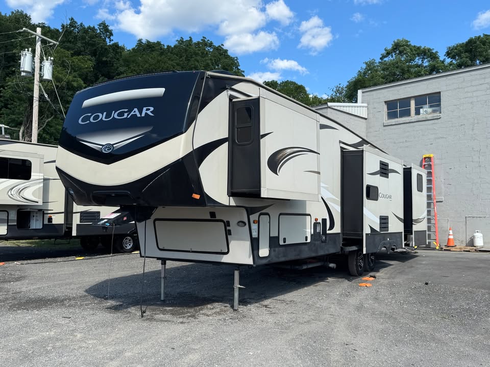 
								2019 Keystone Cougar 369BHS full									