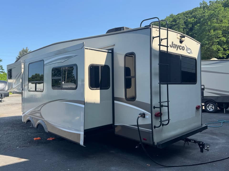 
								2019 Jayco Eagle 28RSX full									