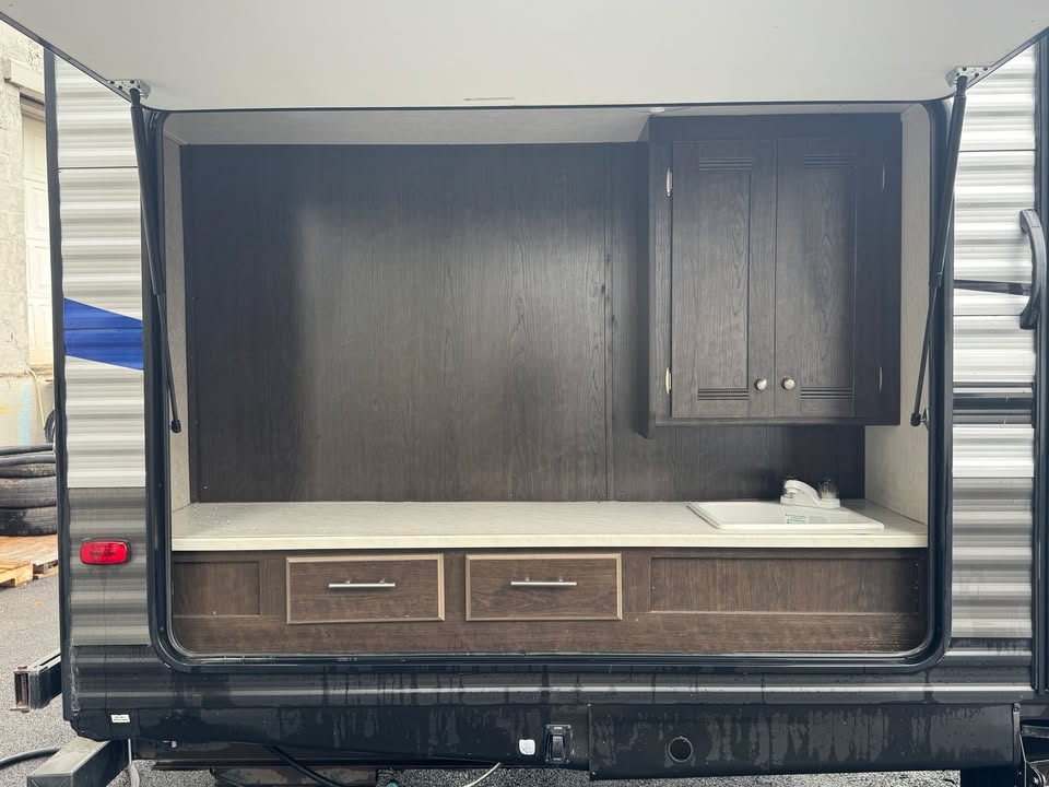 
								2019 Heartland Prowler 32LX full									