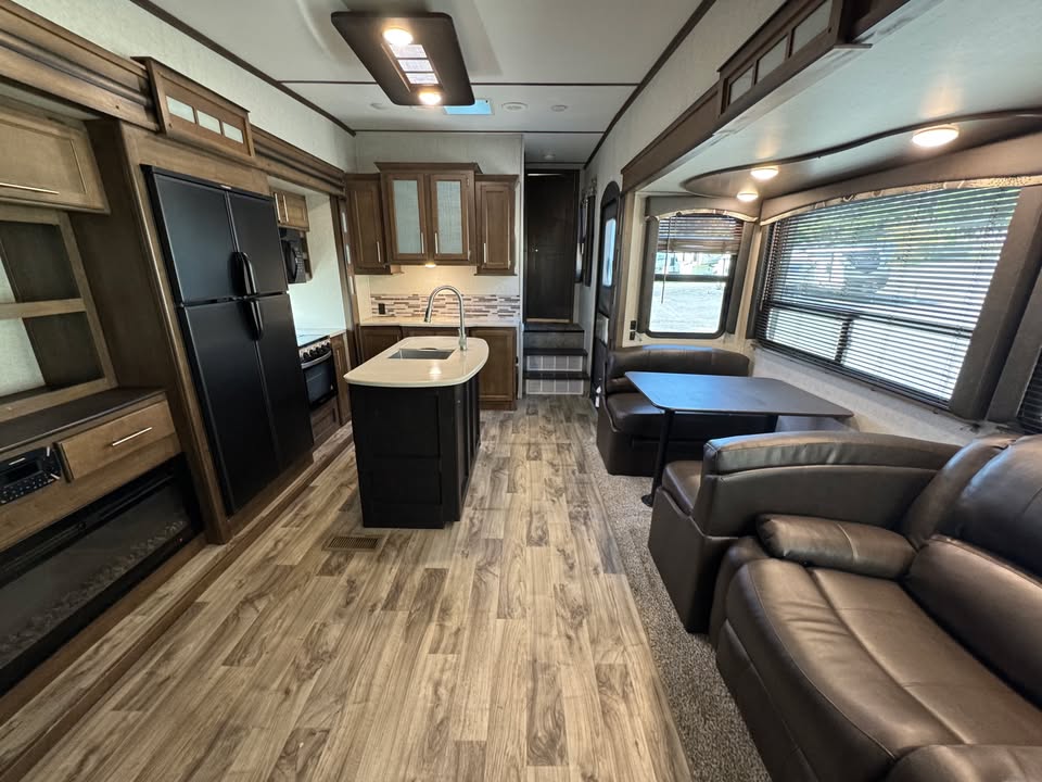 
								2019 Keystone Cougar 369BHS full									