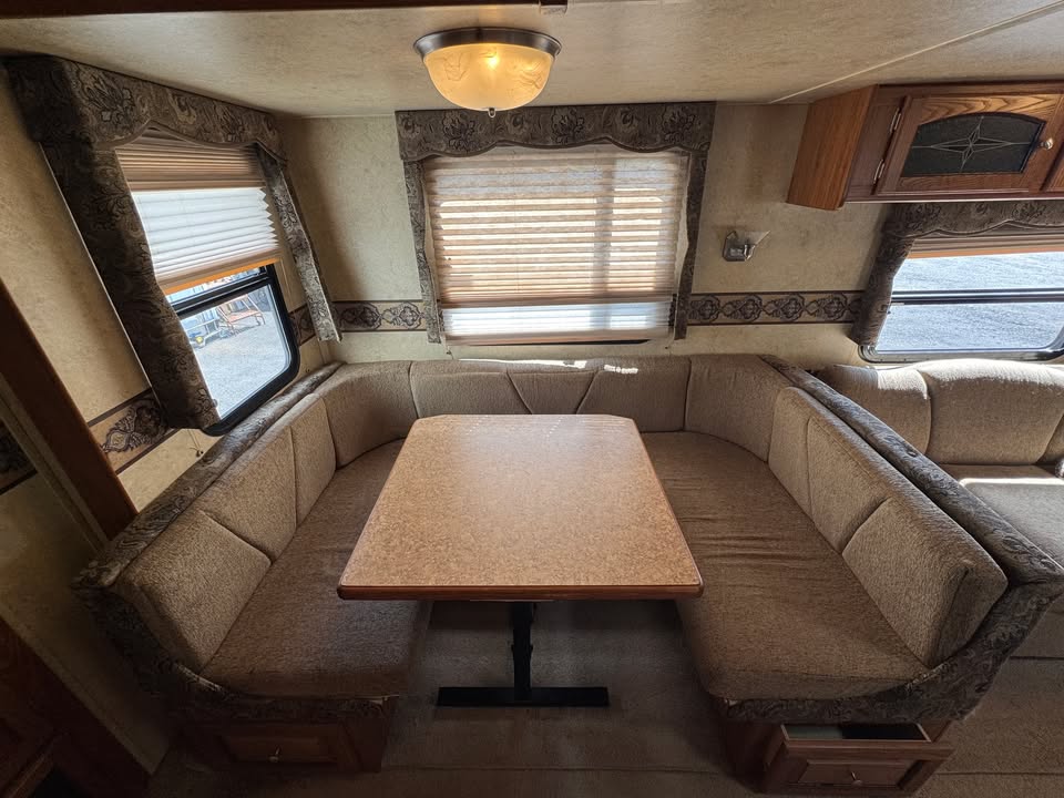 
								2012 Forest River flagstaff 8528BHWS full									
