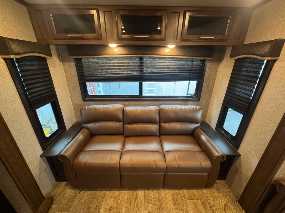 
								2019 Jayco Eagle 28RSX full									