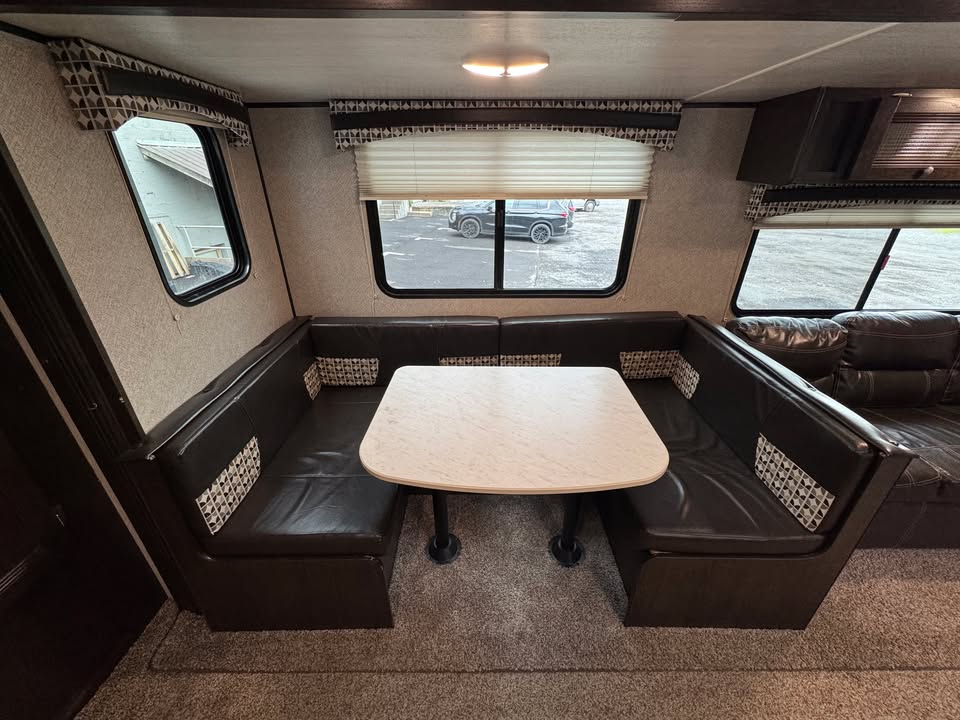 
								2019 Heartland Prowler 32LX full									