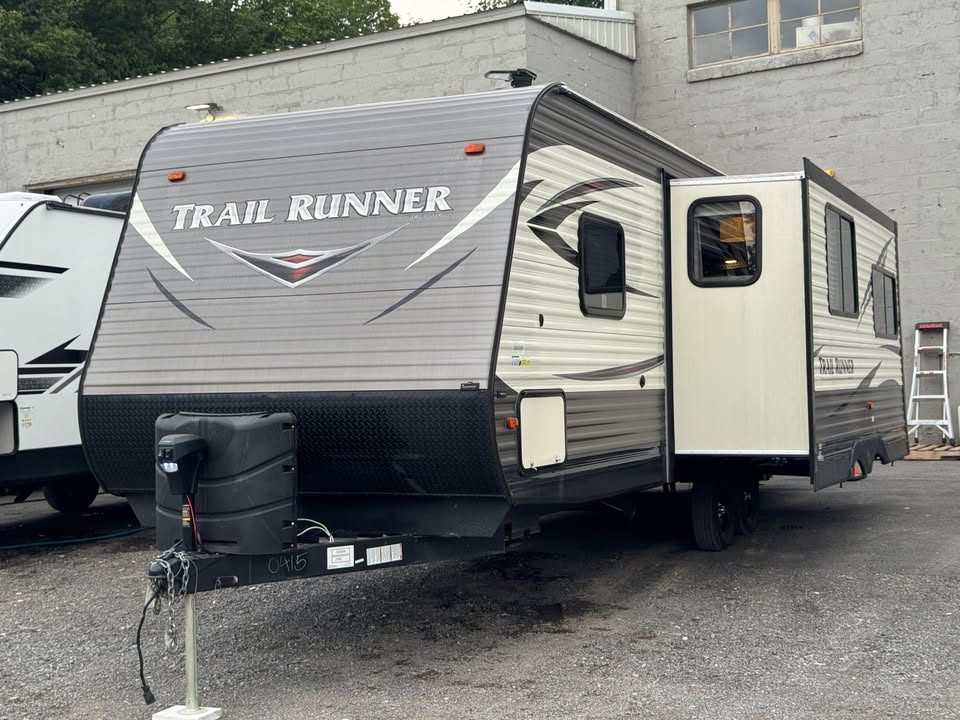 
								2018 Heartland Trail Runner 25RL full									