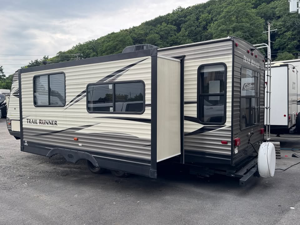 
								2018 Heartland Trail Runner 25RL full									