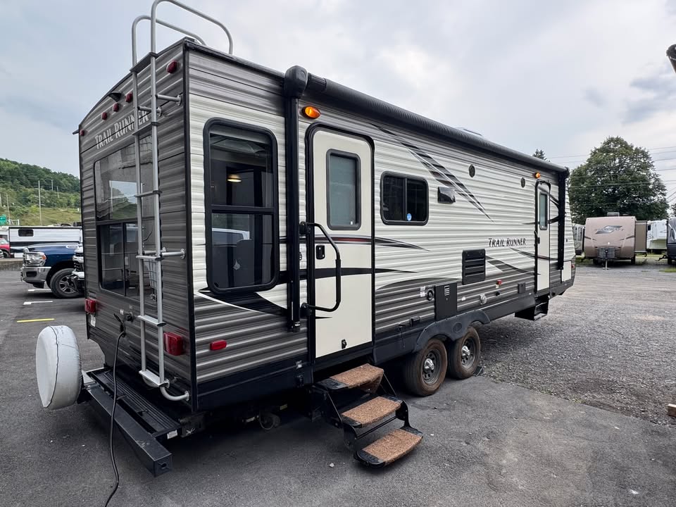 
								2018 Heartland Trail Runner 25RL full									
