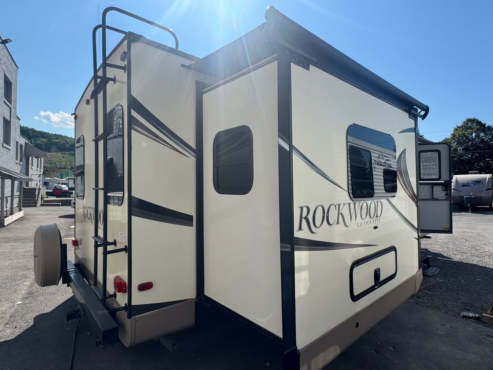 
								2015 Forest River Rockwood 2703ws full									