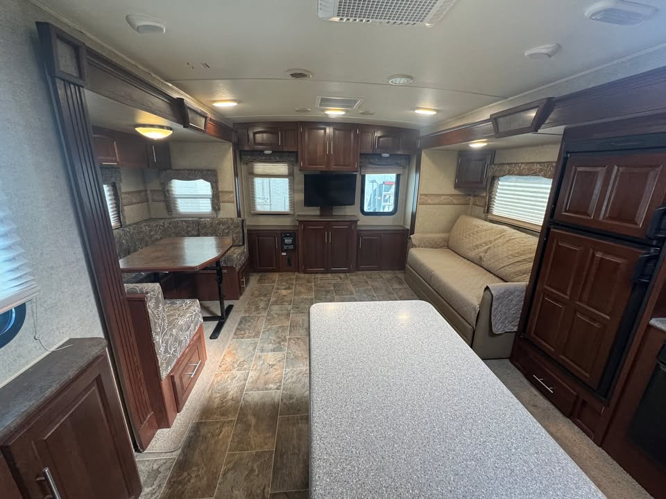 
								2015 Forest River Rockwood 2703ws full									