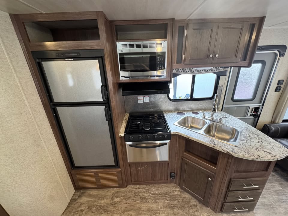 
								2018 Heartland Trail Runner 25RL full									