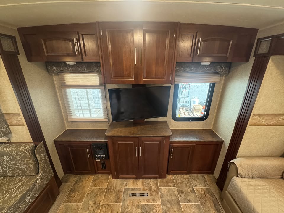 
								2015 Forest River Rockwood 2703ws full									