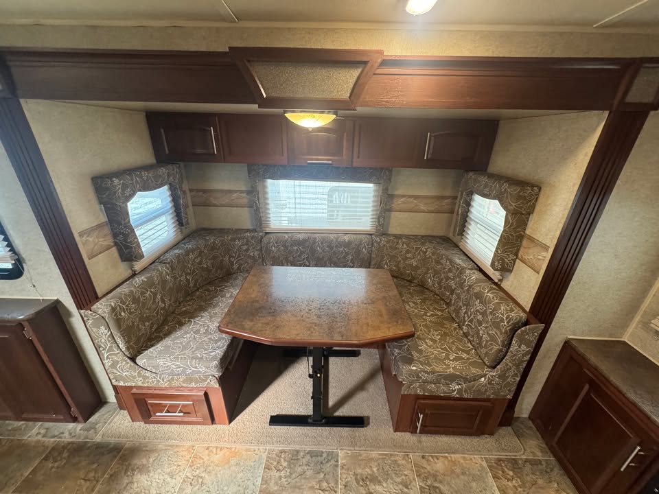 
								2015 Forest River Rockwood 2703ws full									