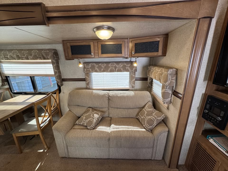 
								2017 Forest River Flagstaff 8528RKWS full									