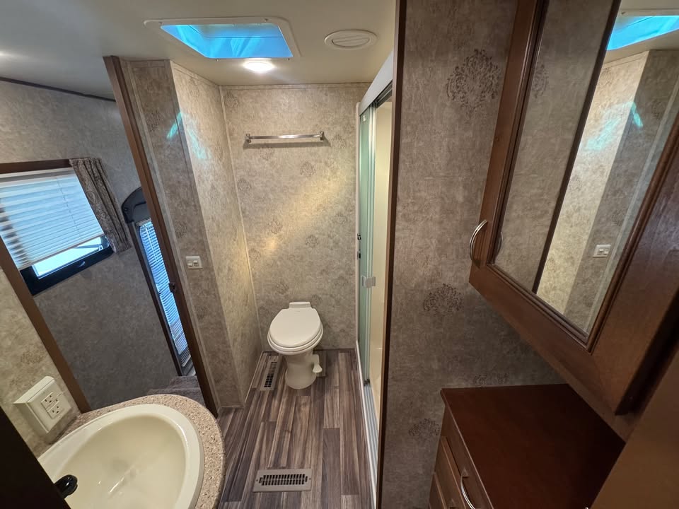
								2016 Highland Ridge Open Range Roamer 347RES full									