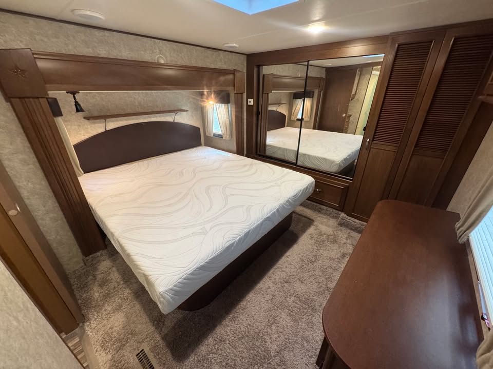 
								2016 Highland Ridge Open Range Roamer 347RES full									