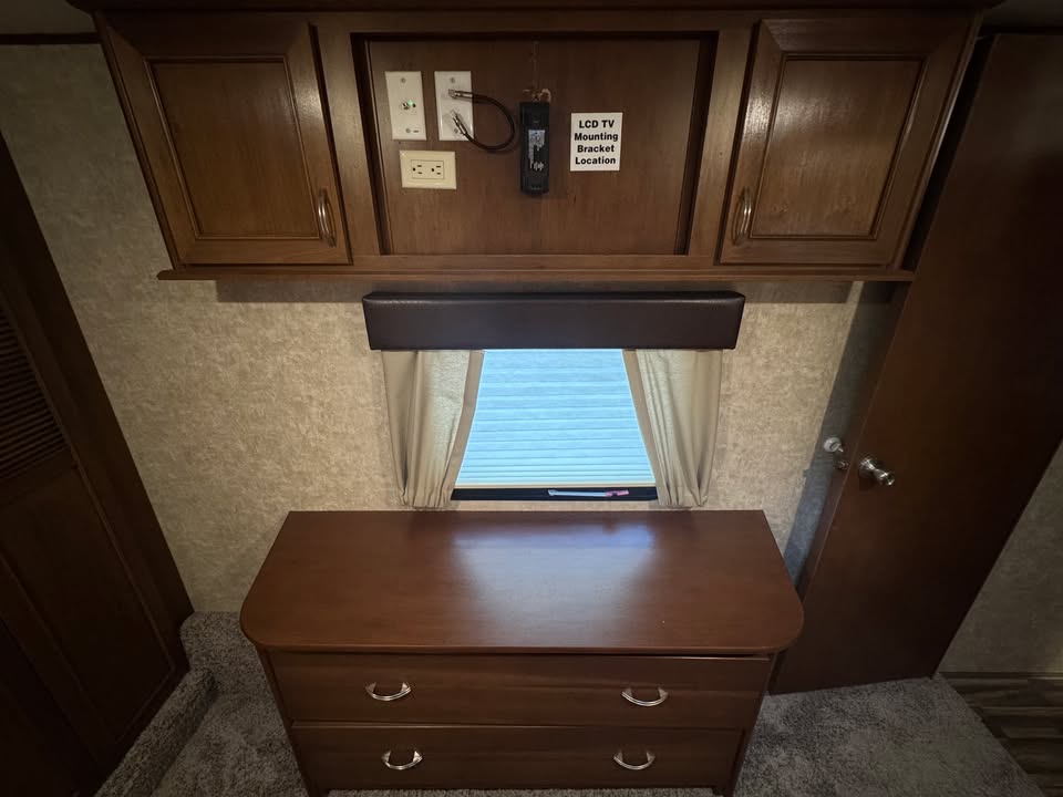 
								2016 Highland Ridge Open Range Roamer 347RES full									