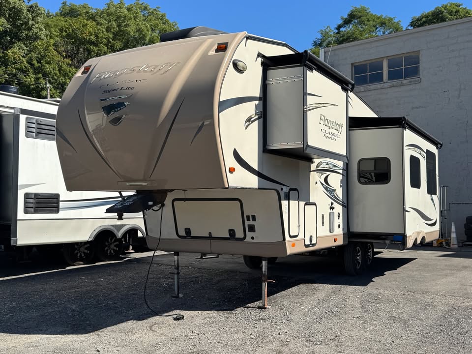 
								2017 Forest River Flagstaff 8528RKWS full									