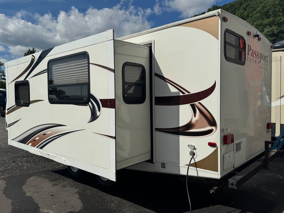 
								2012 Keystone Passport 2510RB full									