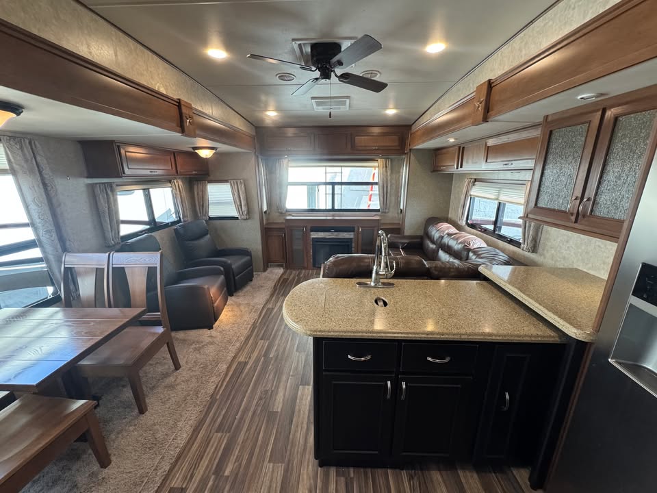 
								2016 Highland Ridge Open Range Roamer 347RES full									